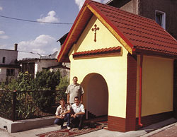 renovierte Kapelle vor Bernhards