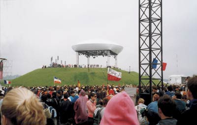 Pilger auf dem Marienfeld bei Köln